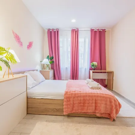 Animal Paradise Apartment